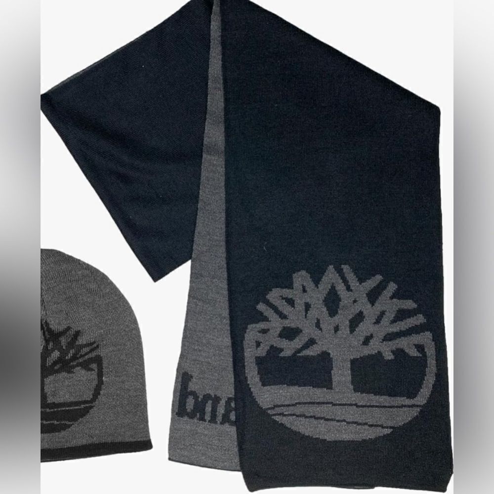 Timberland Men`s Logo Jacquard Reversible Scarf. Light & Dark gray. Soft acrylic
